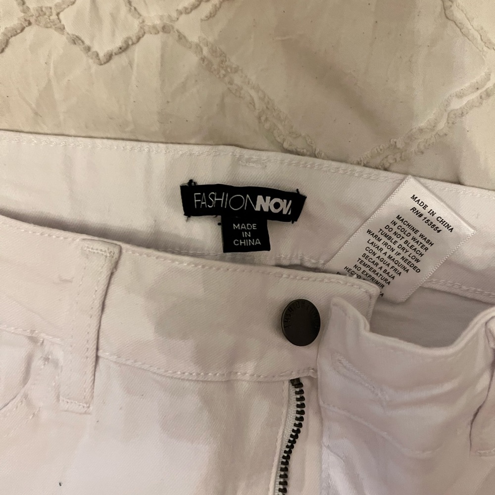 Fashion Nova White Jeans - Picture 2 of 3